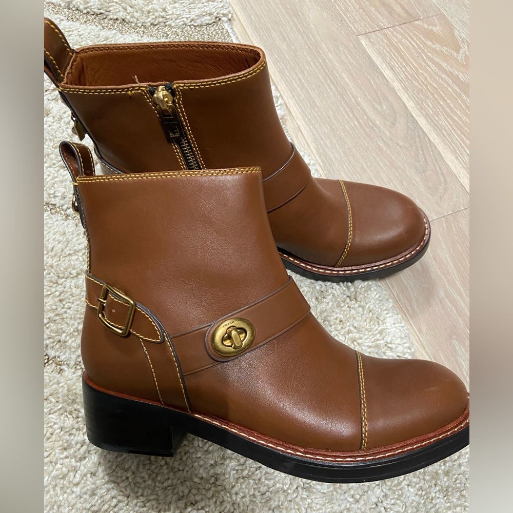 COACH Brown Leather Ankle Bootie with gold hardware NEW Size 8